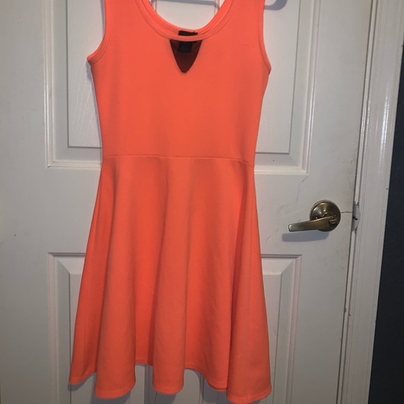 Dresses & Skirts - Cute dress, coral color.